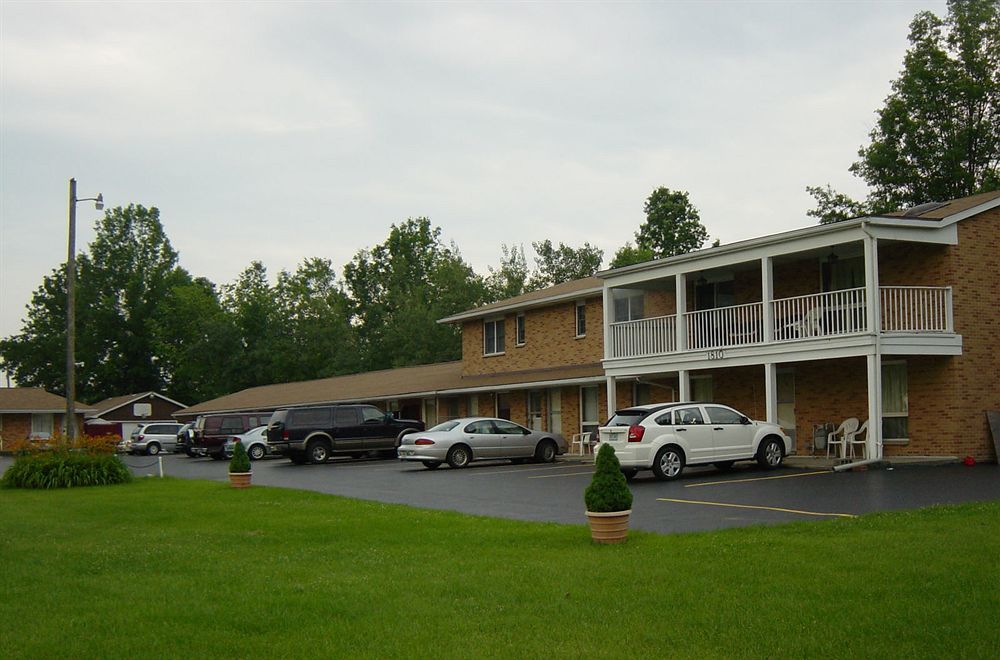 Chateau Motor Lodge Grand Island Exteriör bild